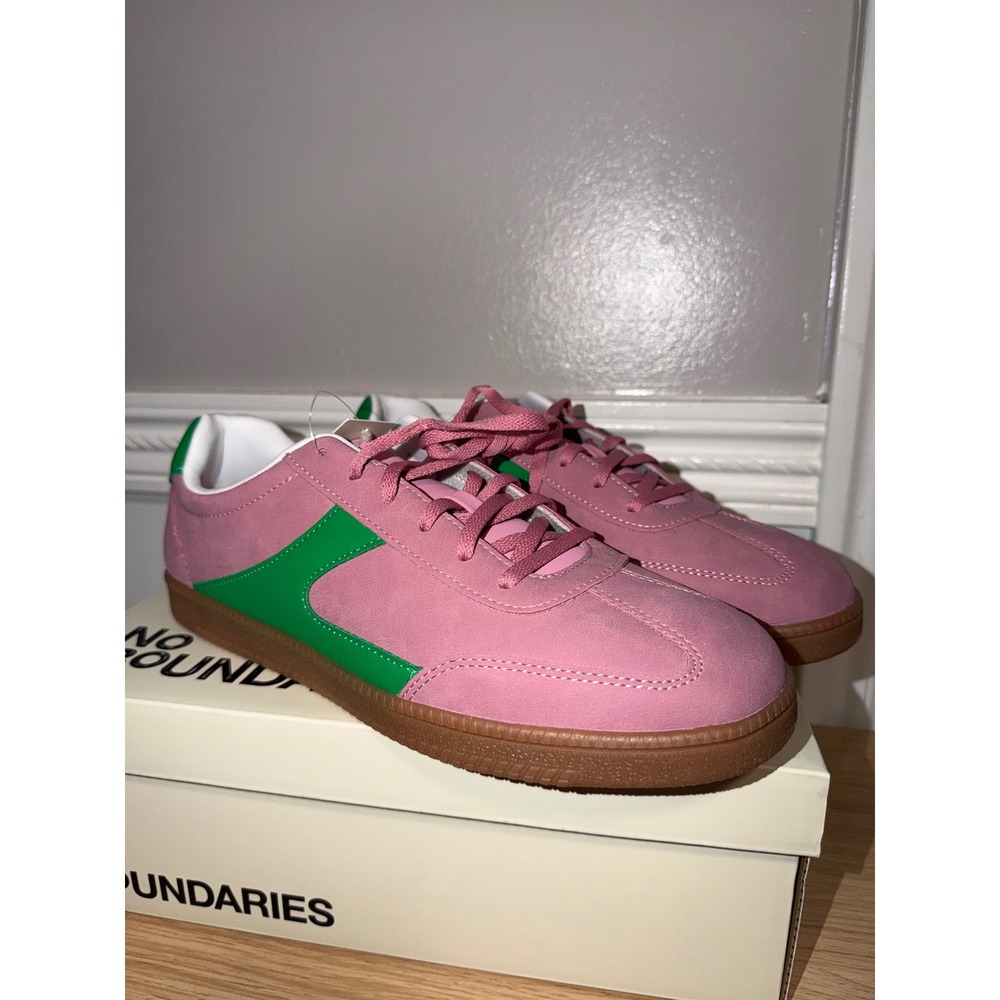 Women sneakers size 11